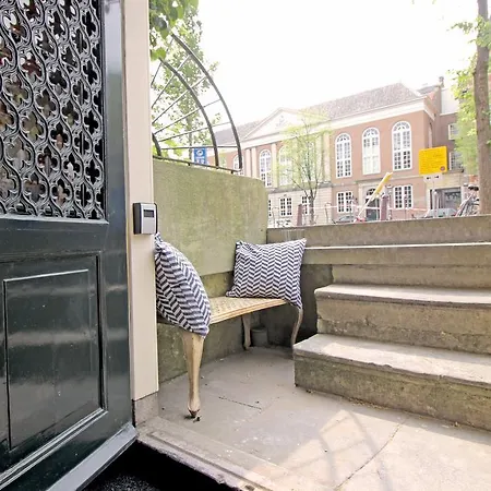 Renovated Studio In Canal House Bed & Breakfast