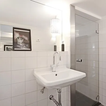 Renovated Studio In Canal House
