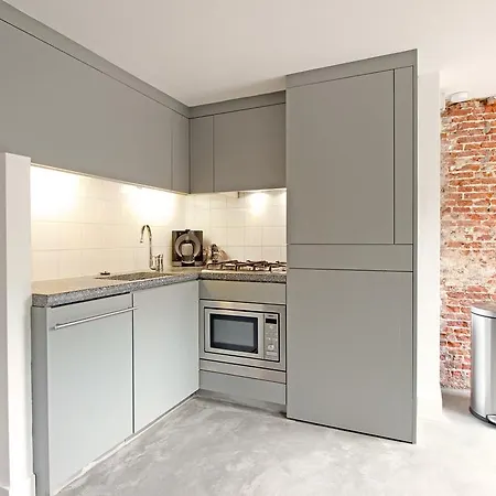 Renovated Studio In Canal House 3* 암스테르담