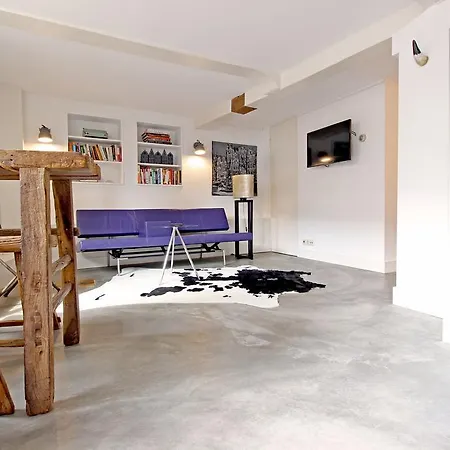 Renovated Studio In Canal House 암스테르담